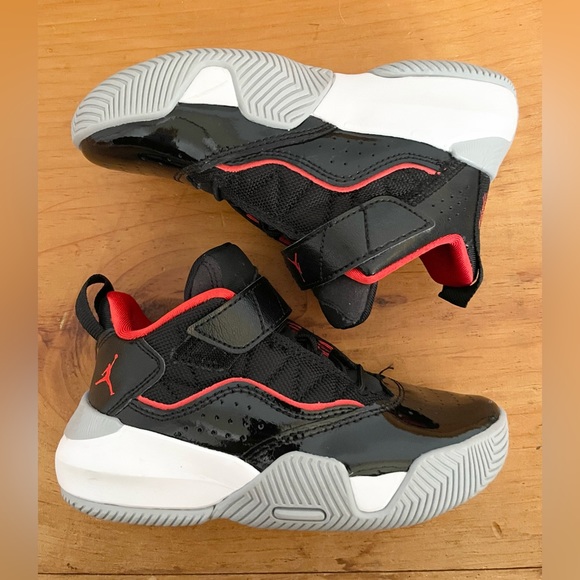 *SOLD* JORDAN Stay Loyal Kids Sneaker - Picture 6 of 10